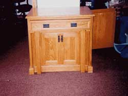 Amish Custom Made Oak Diners Cabinet with 6 Leaves