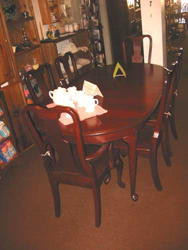 Amish Made Dark cherry Queen Anne Table and Chairs