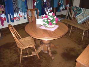 Standard Amish Made Round Oak Table
