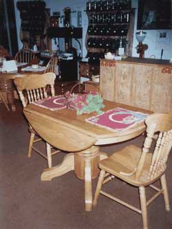Amish Custom Made Oak Round Drop Leaf Table